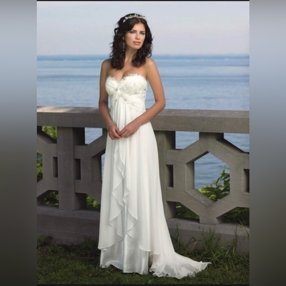 New wedding or prom dress, Ivory. Size 12/14